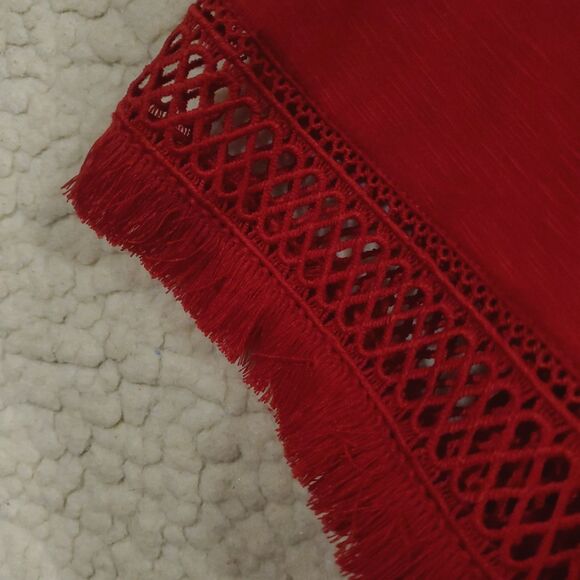 Est. 1946 Women's Size XL Red Short Sleeve Sweater with Lace & Fringe - Picture 5 of 13